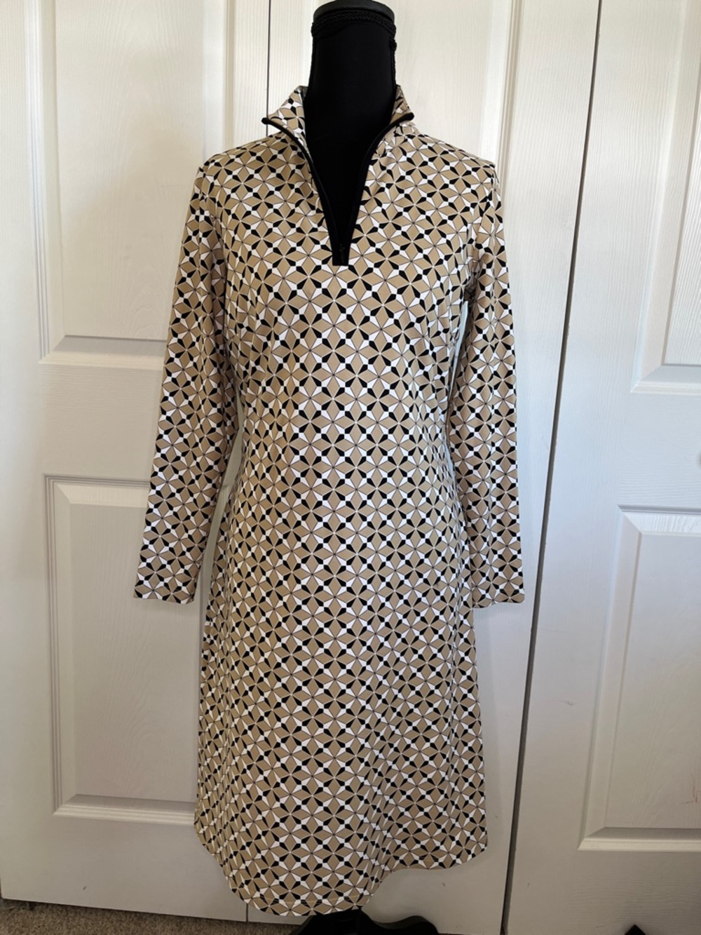 J. McLaughlin Bedford Dress Geometric Zip Collar Tan Black Catalina Cloth Small